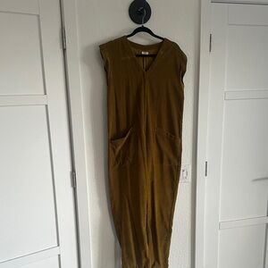 Olive Green Sleeveless Jumpsuit